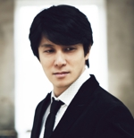 望月衛介アーティスト写真light のコピー.jpg